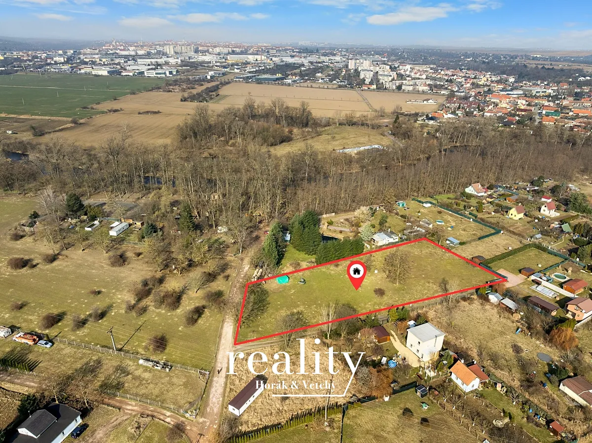 Prodej pozemku 2057 m²
